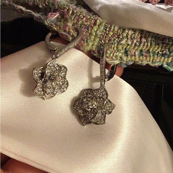 Rose Earrings - Picture 10 of 11